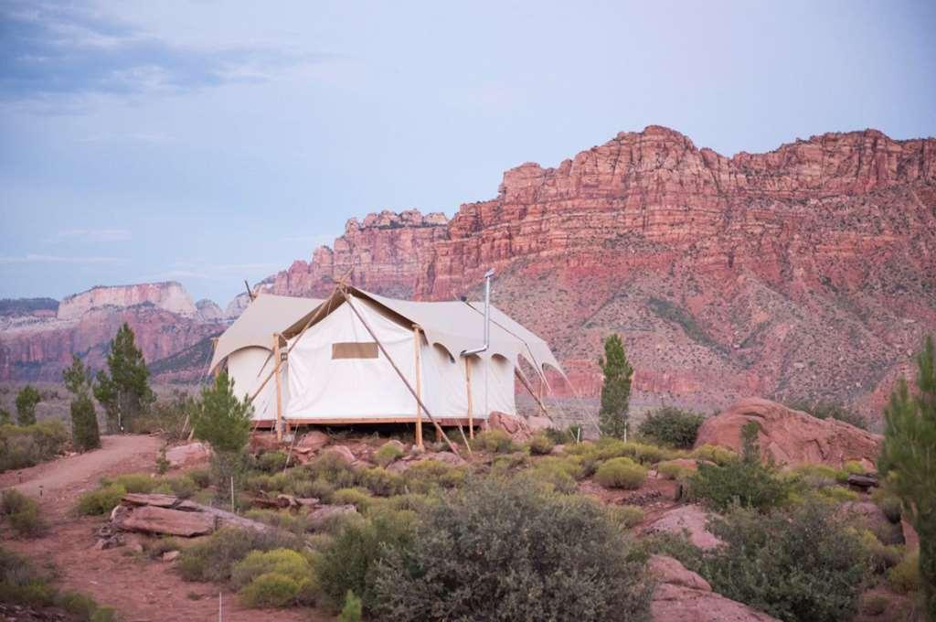 Under Canvas Zion Върджин Стая снимка